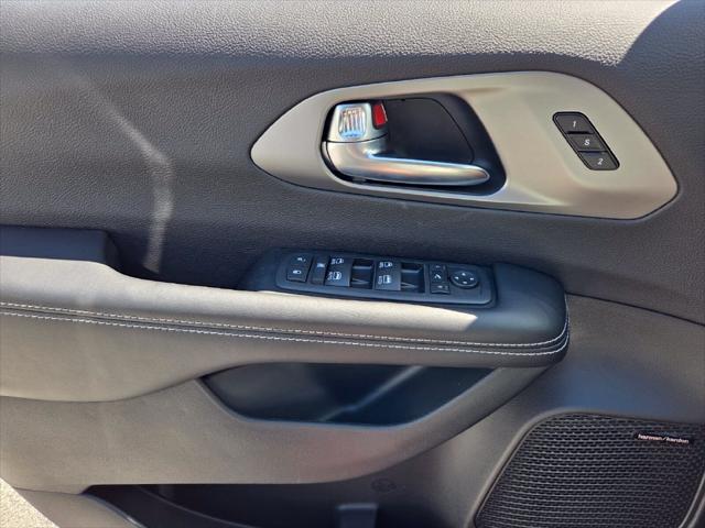 2027 Chrysler Pacifica Limited