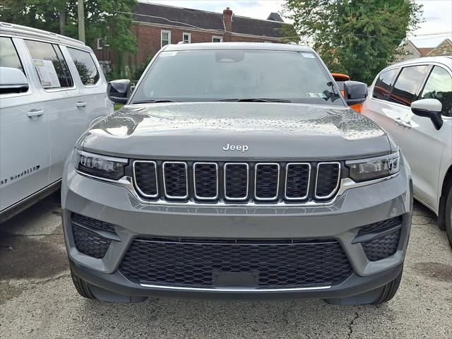 2027 Jeep Grand Cherokee GRAND CHEROKEE LAREDO X 4X4