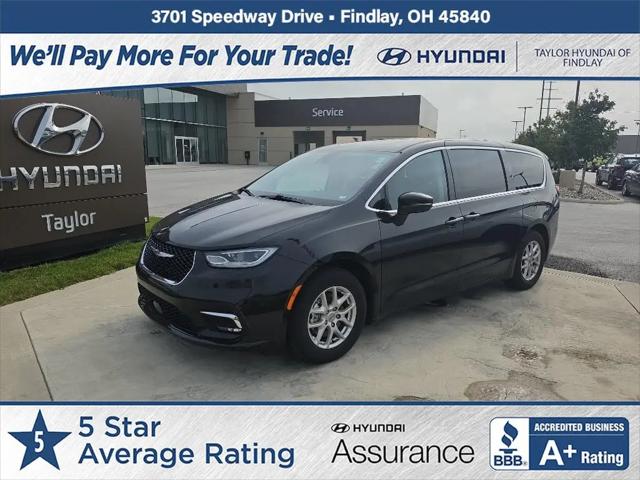 2023 Chrysler Pacifica Touring L for sale in Findlay, OH