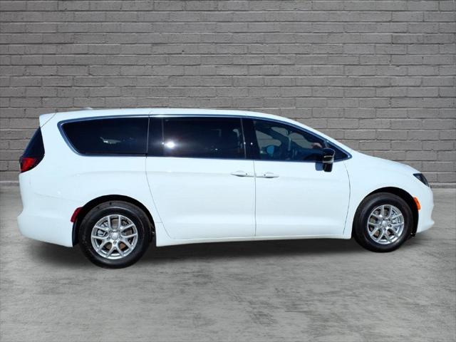 2027 Chrysler Pacifica LX