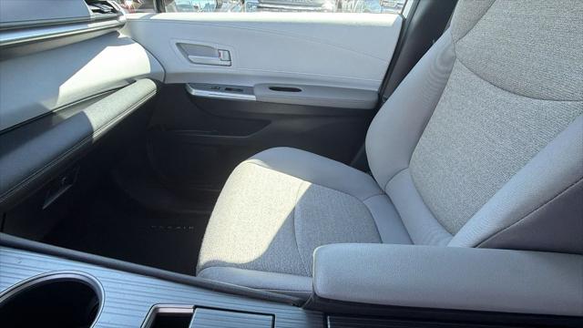 2025 Toyota Sienna LE