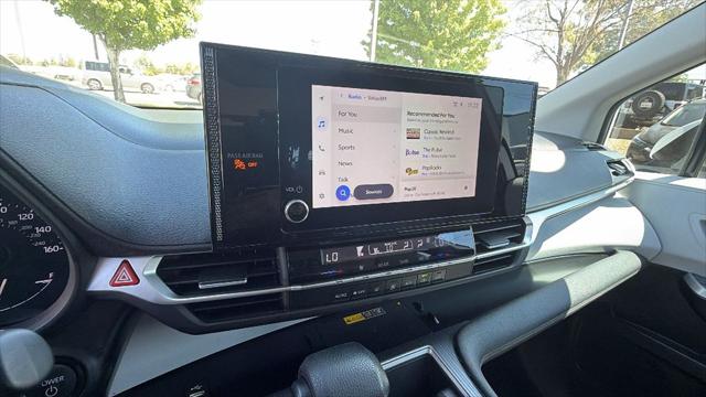 2025 Toyota Sienna LE