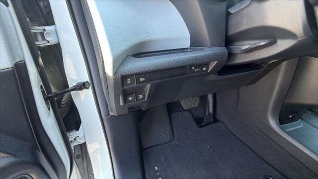 2025 Toyota Sienna LE