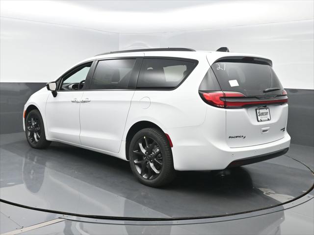 2027 Chrysler Pacifica Limited AWD