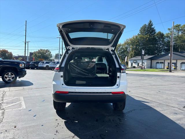 2027 Jeep Grand Cherokee GRAND CHEROKEE LAREDO ALTITUDE 4X4