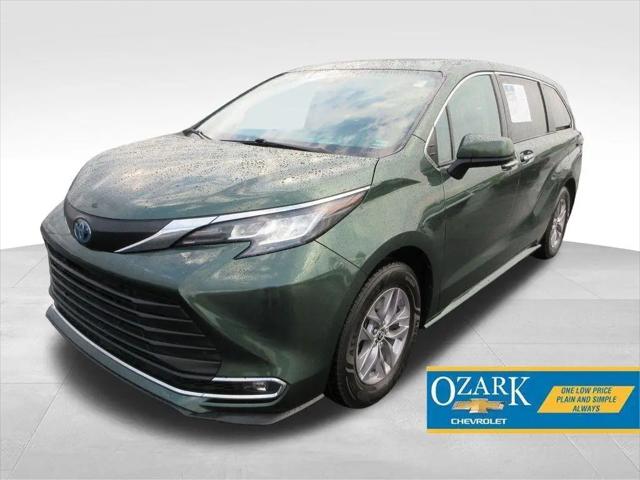 2022 Toyota Sienna XLE for sale in Ozark, MO