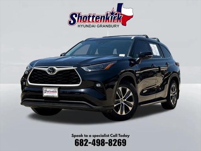 2022 Toyota Highlander XLE for sale in Granbury, TX