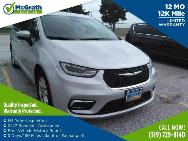 2023 Chrysler Pacifica Touring L for sale in Cedar Rapids, IA