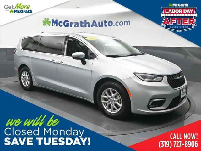 2023 Chrysler Pacifica Touring L for sale in Cedar Rapids, IA