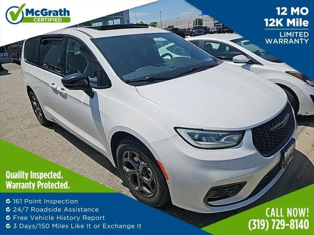 2023 Chrysler Pacifica Hybrid Limited for sale in Dubuque, IA