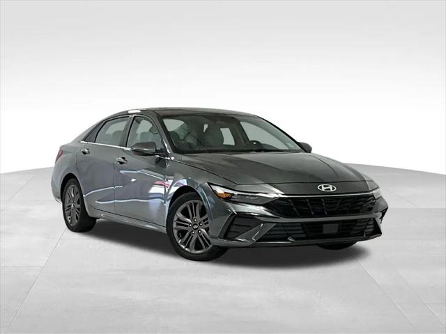 2025 Hyundai Elantra Limited for sale in Des Moines, IA