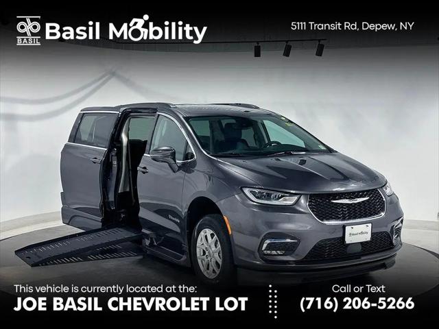 2022 Chrysler Pacifica Touring L for sale in Depew, NY