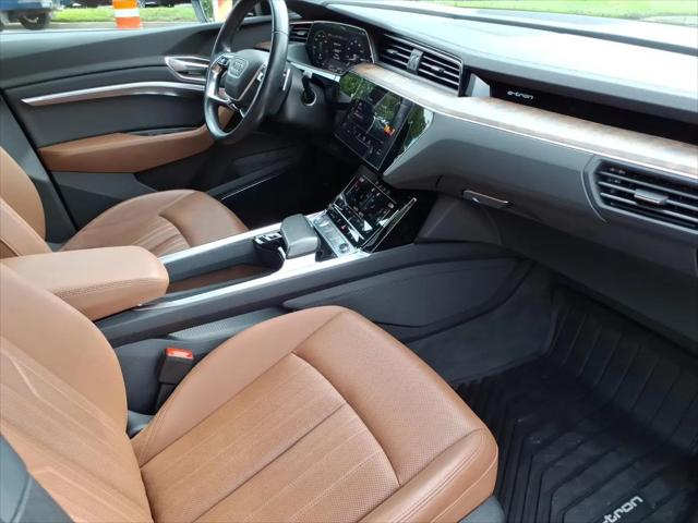 2019 Audi e-tron Premium Plus