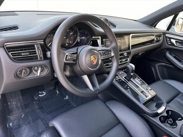2023 Porsche Macan Macan