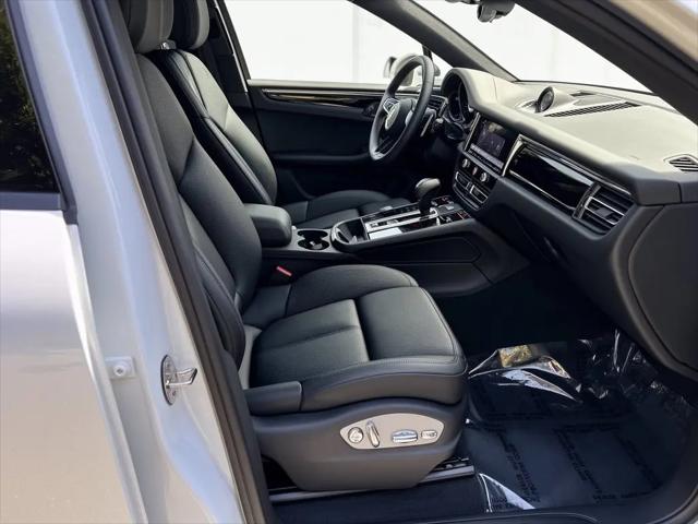 2023 Porsche Macan Macan