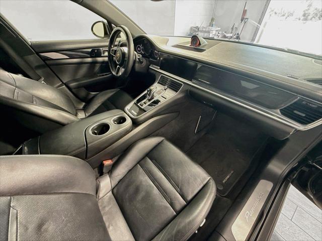 2017 Porsche Panamera RWD