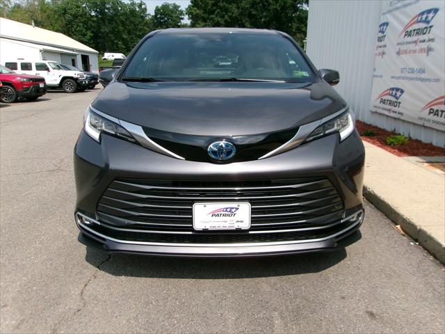 2025 Toyota Sienna Limited