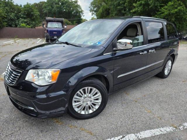 2013 Chrysler Town & Country Limited for sale in Norfolk, VA