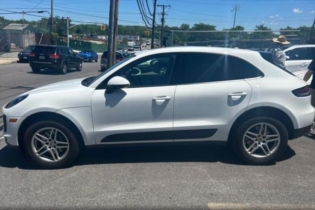 2021 Porsche Macan Base