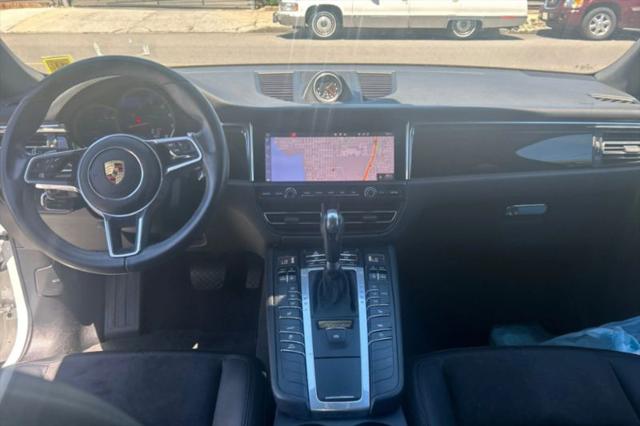 2021 Porsche Macan Base