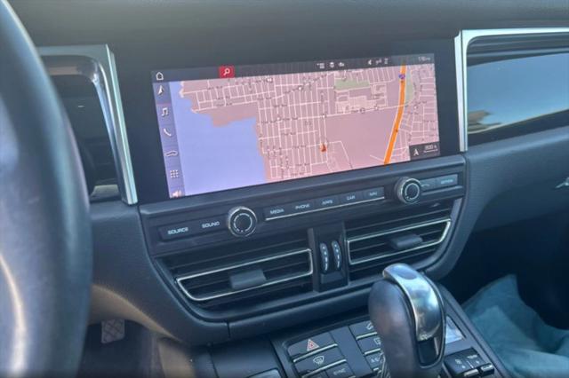 2021 Porsche Macan Base