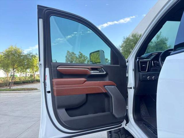 2024 GMC Sierra 2500HD 4WD Crew Cab Standard Bed Denali Ultimate