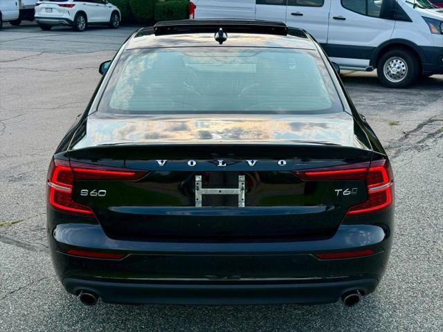 2021 Volvo S60 T6 Momentum
