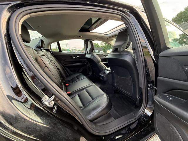 2021 Volvo S60 T6 Momentum