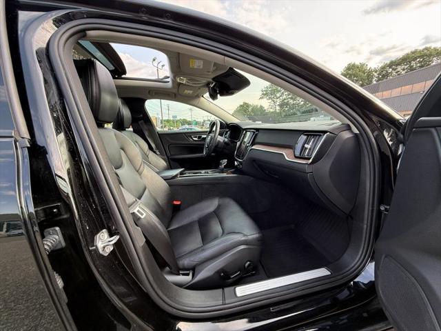 2021 Volvo S60 T6 Momentum