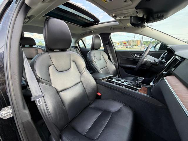 2021 Volvo S60 T6 Momentum