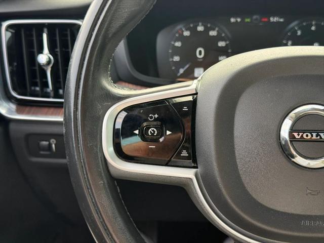 2021 Volvo S60 T6 Momentum