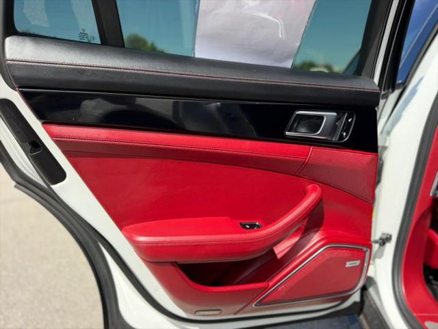 2017 Porsche Panamera 4