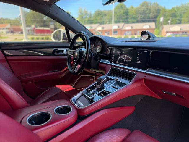 2017 Porsche Panamera 4