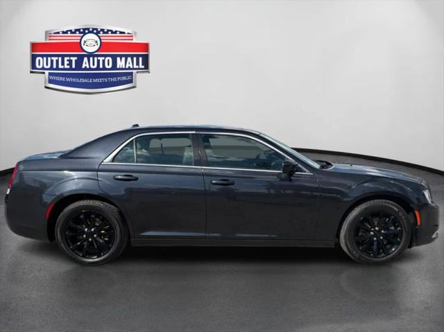 2015 Chrysler 300 Limited