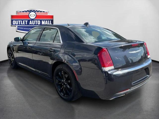2015 Chrysler 300 Limited