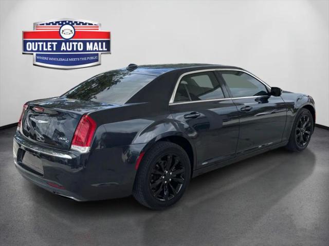 2015 Chrysler 300 Limited
