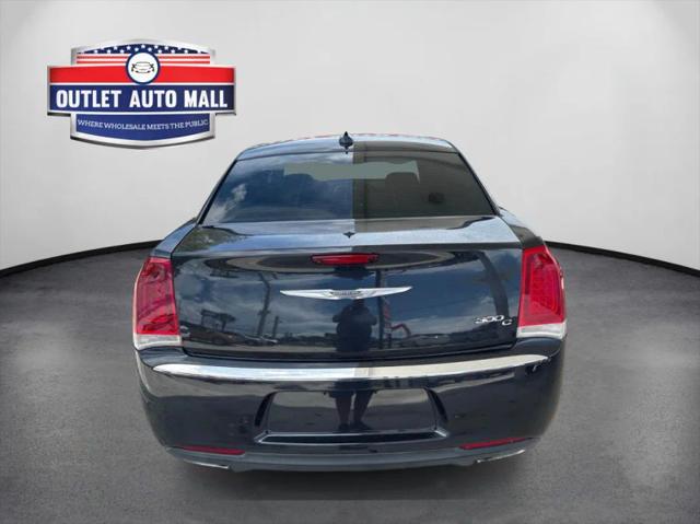 2015 Chrysler 300 Limited