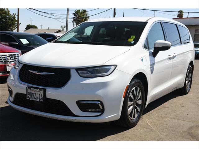 2023 Chrysler Pacifica Hybrid Touring L for sale in Fresno, CA