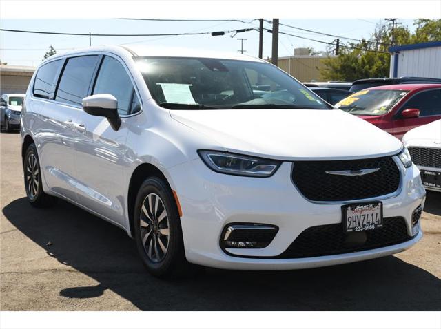 2023 Chrysler Pacifica Hybrid Touring L