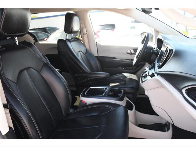 2023 Chrysler Pacifica Hybrid Touring L