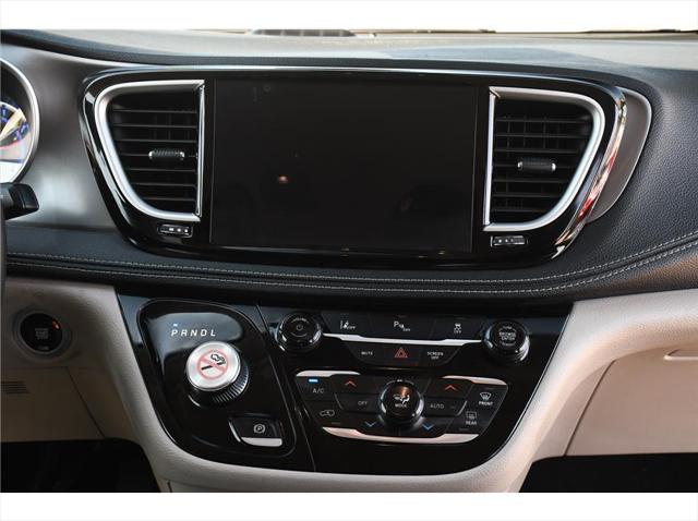 2023 Chrysler Pacifica Hybrid Touring L