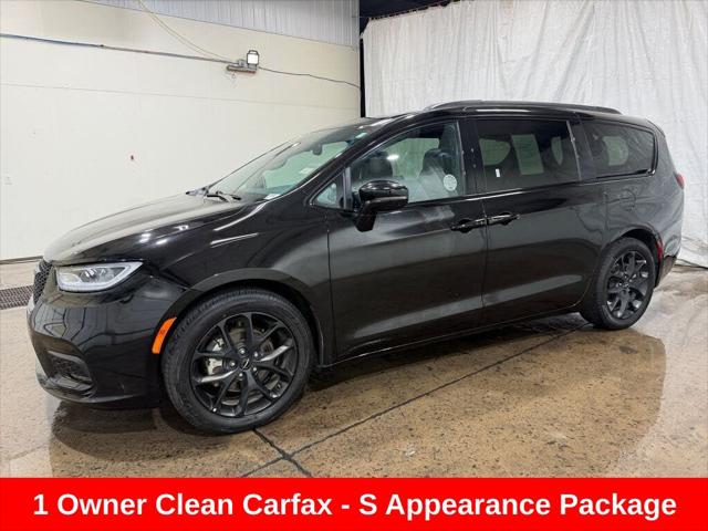2025 Chrysler Pacifica Limited for sale in St Charles, IL