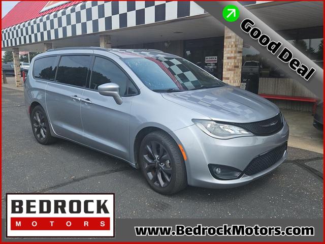 2020 Chrysler Pacifica Touring L for sale in Blaine, MN
