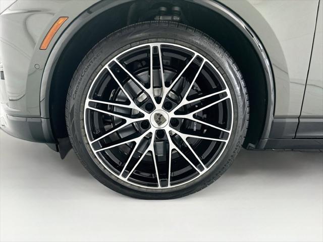 2026 Porsche Macan Electric Turbo