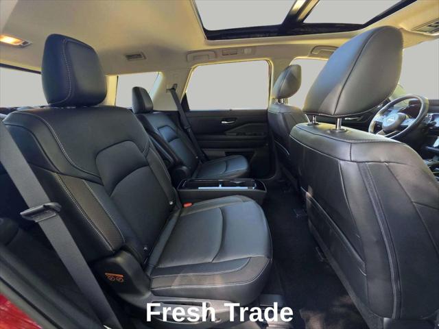 2023 Nissan Pathfinder SL 4WD