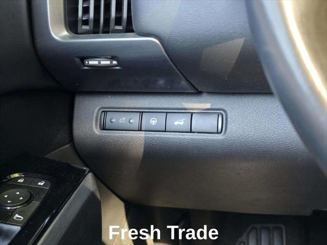 2023 Nissan Pathfinder SL 4WD