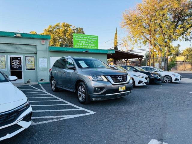2019 Nissan Pathfinder SL