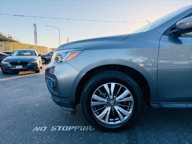 2019 Nissan Pathfinder SL
