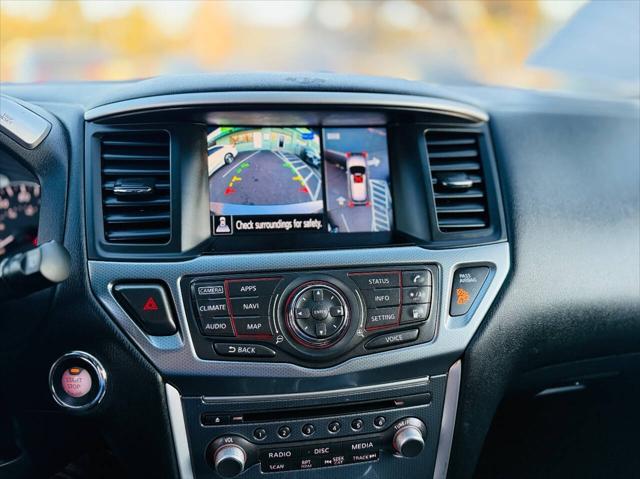 2019 Nissan Pathfinder SL