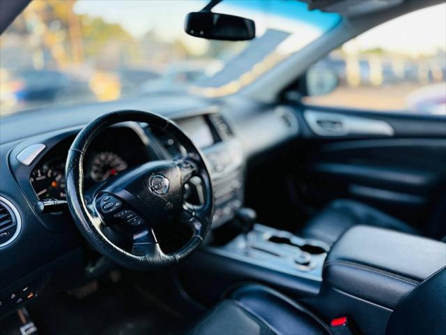 2019 Nissan Pathfinder SL